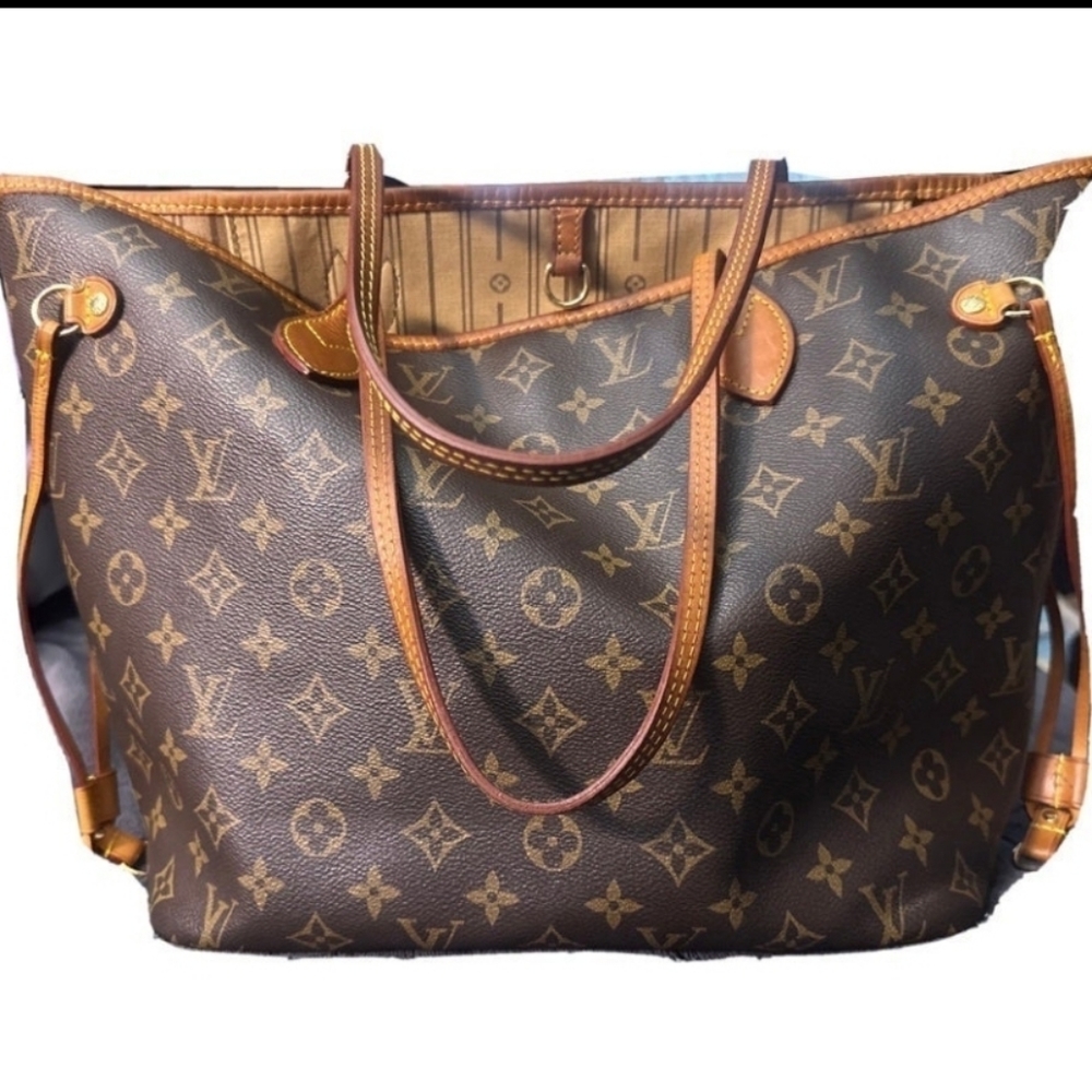 Louis Vuitton MM Neverfull